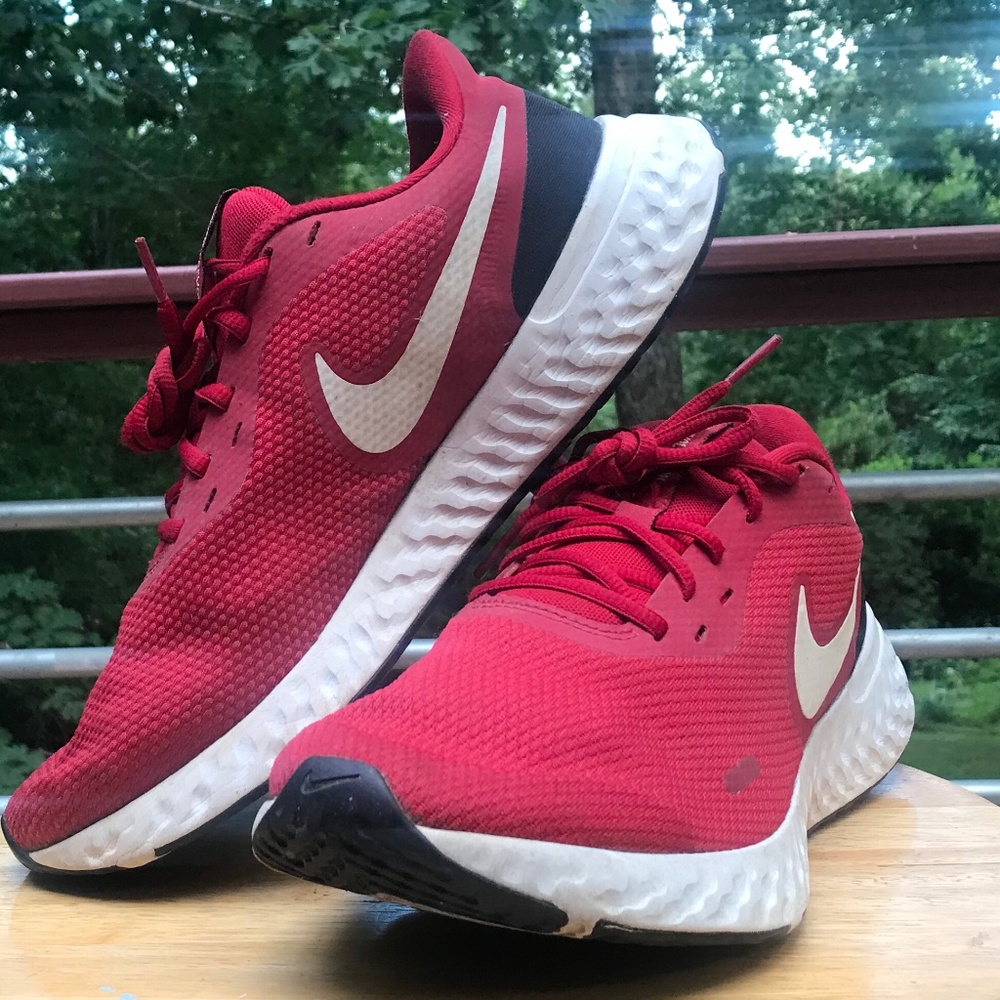 Nike Revolution men’s 9.5